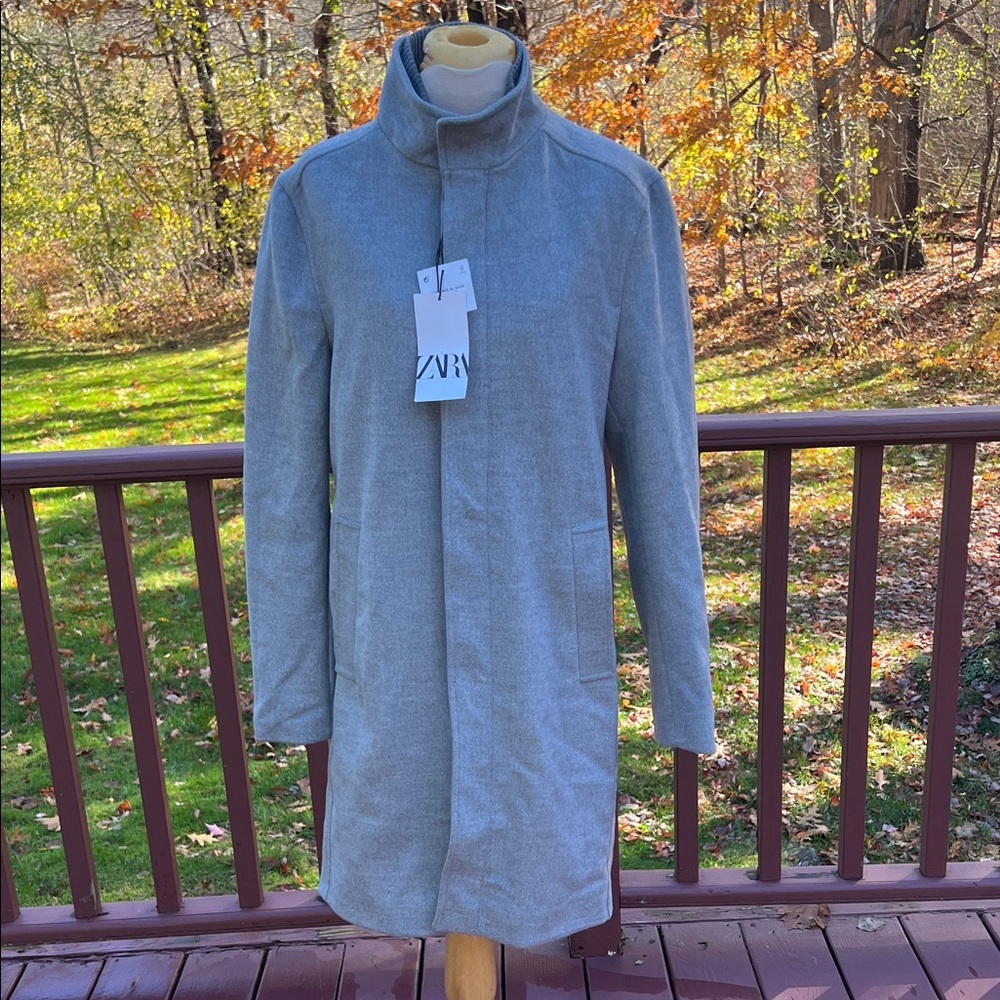 NWT! Zara Men's Light Gray zippered high neck jacket .